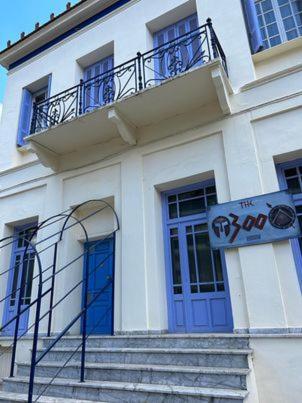 The -300 -A Centrally Located Heritage Home Sparta Exterior foto
